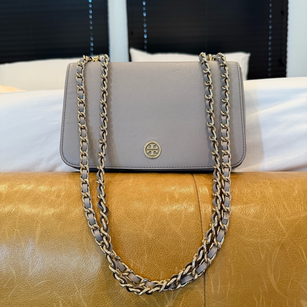 Tory Burch Saffiano Leather Convertible Gold Chain Shoulder Bag in French Gray